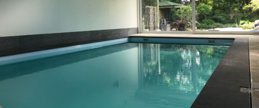 Margaret Mitchell jogger Helder op Binnenzwembad | Levering en installatie | Aqua Optimaal