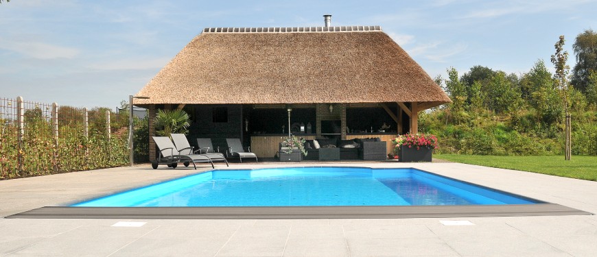 Het onderhouden van uw zwembad in de tuin in Wassenaar is erg belangrijk. 