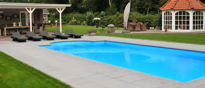 Met het juiste onderhoud kunt u optimaal genieten van het zwembad in uw tuin in Haren. 